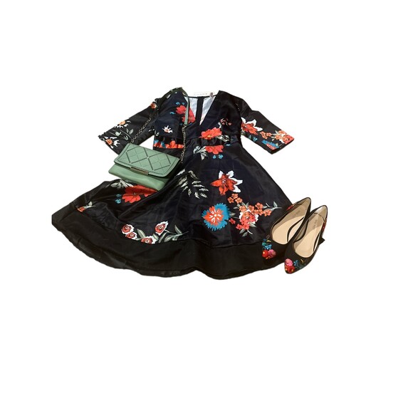 Flowered Dress Size L-5/$15 - Picture 4 of 4